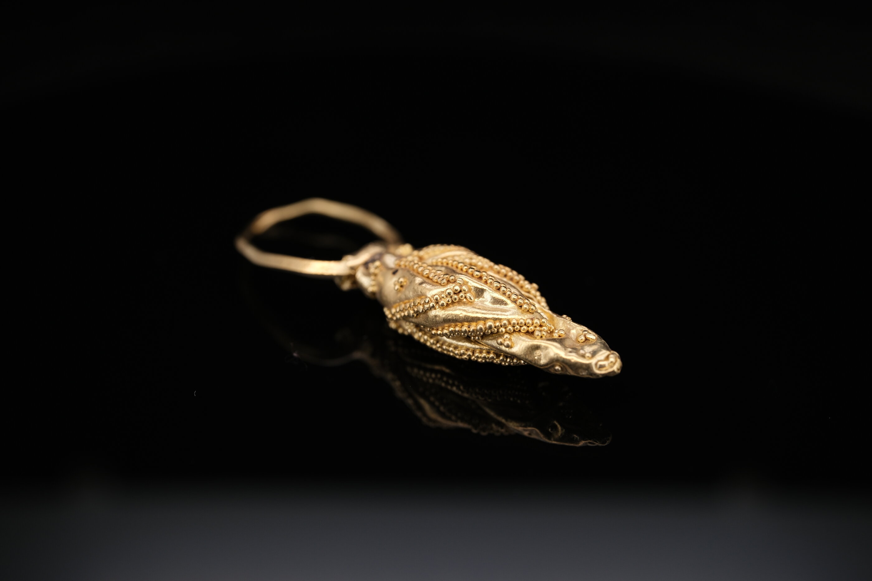 Hellenistic Gold Earring with Granulation - Image 2
