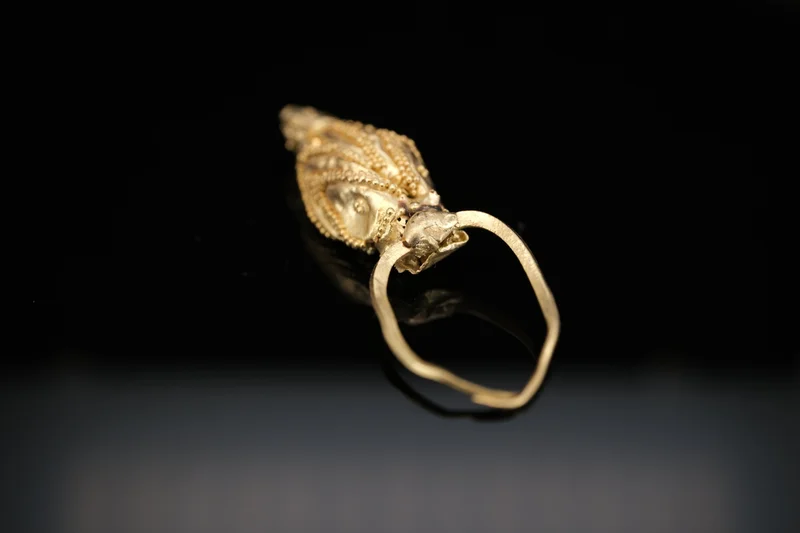 Hellenistic Gold Earring with Granulation - Image 5